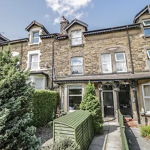 The Garden Flat Apartment